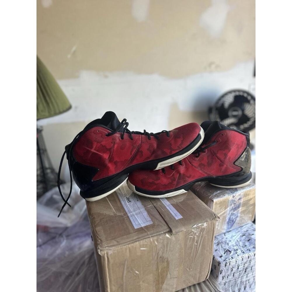 Men’s Red‎ Black Basketball Shoes Size 13 Athletic High Top Sneakers